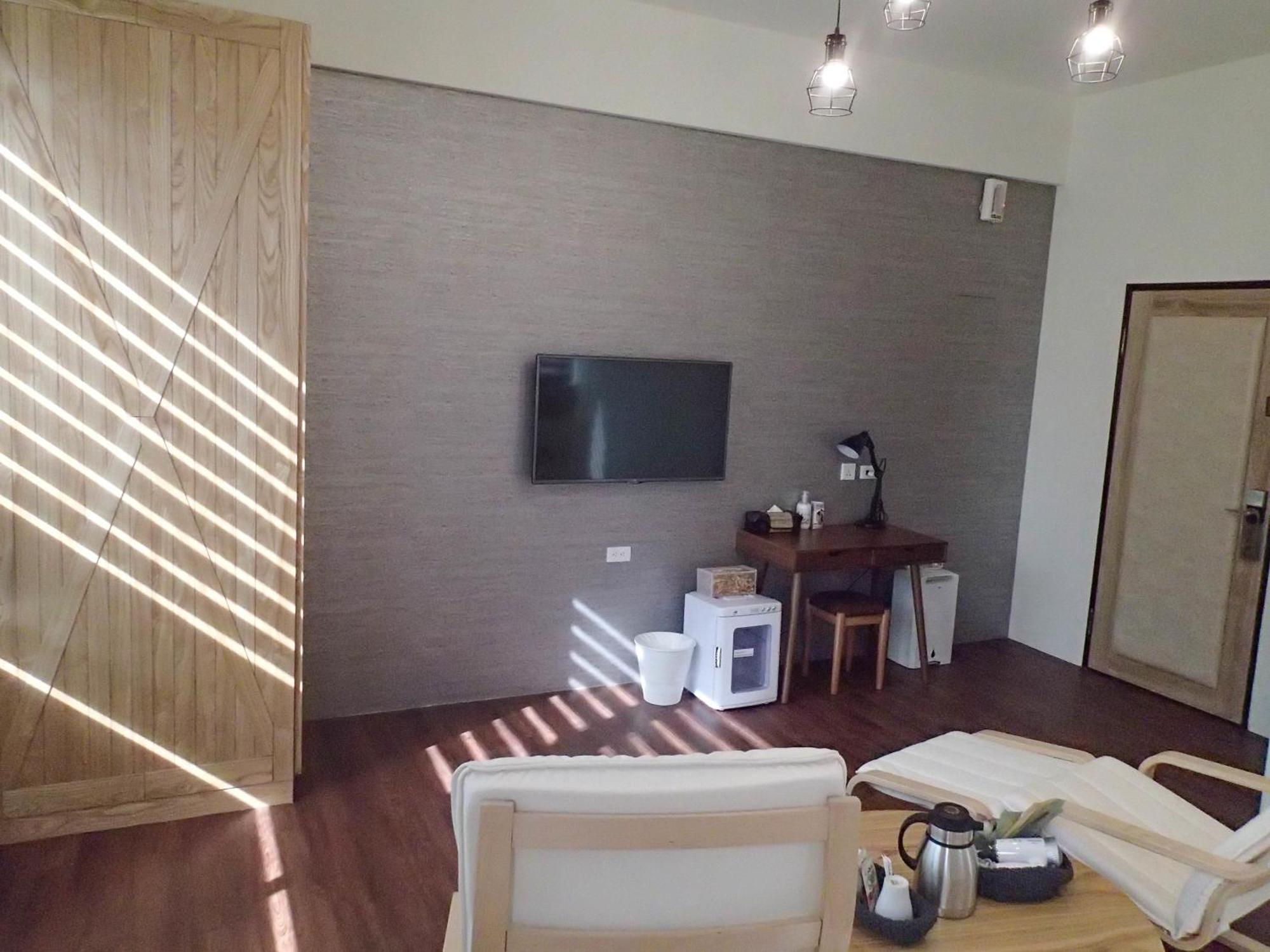Meow G Cafe Hostel Hualien Exterior foto